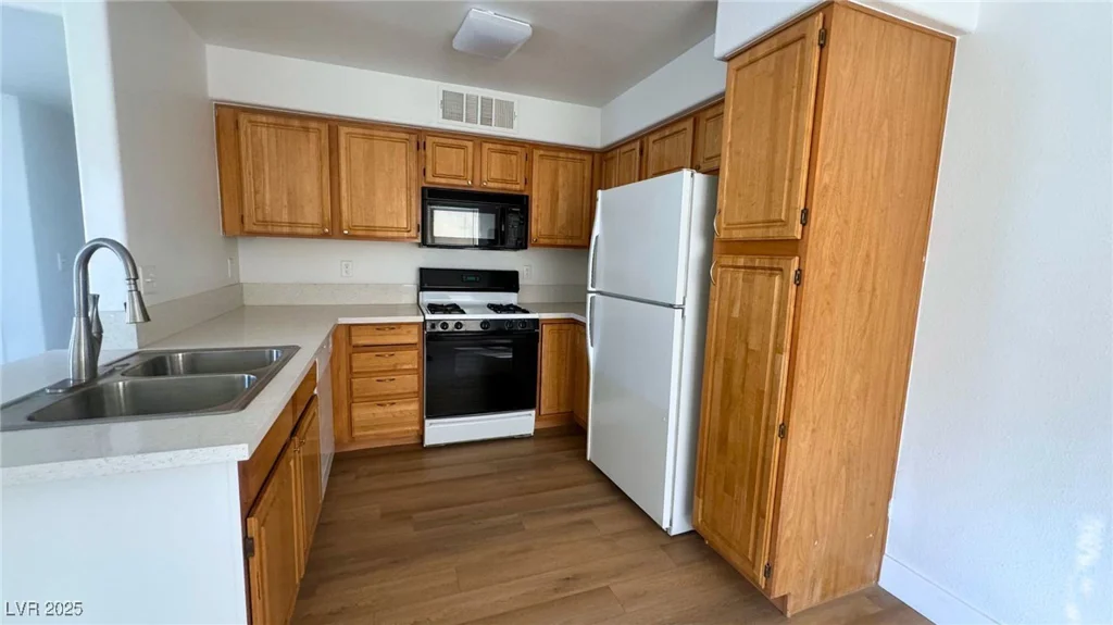 5710 Tropicana, Las Vegas, NV 89122
