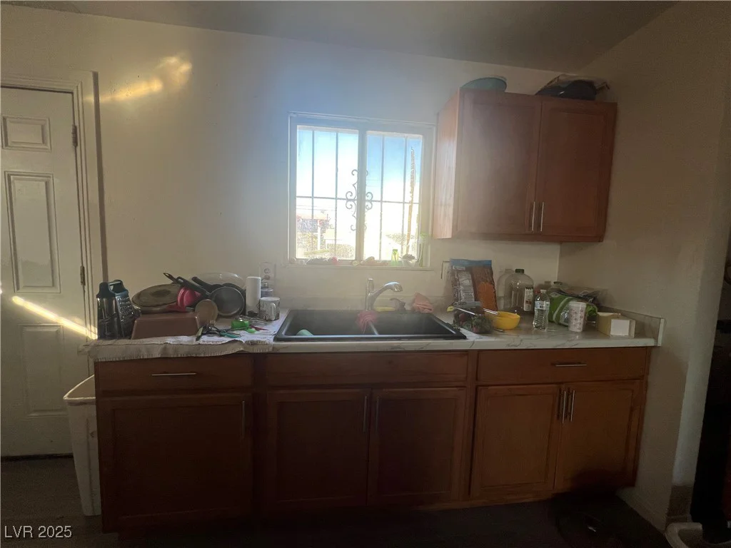 1900 Carey, North Las Vegas, NV 89032