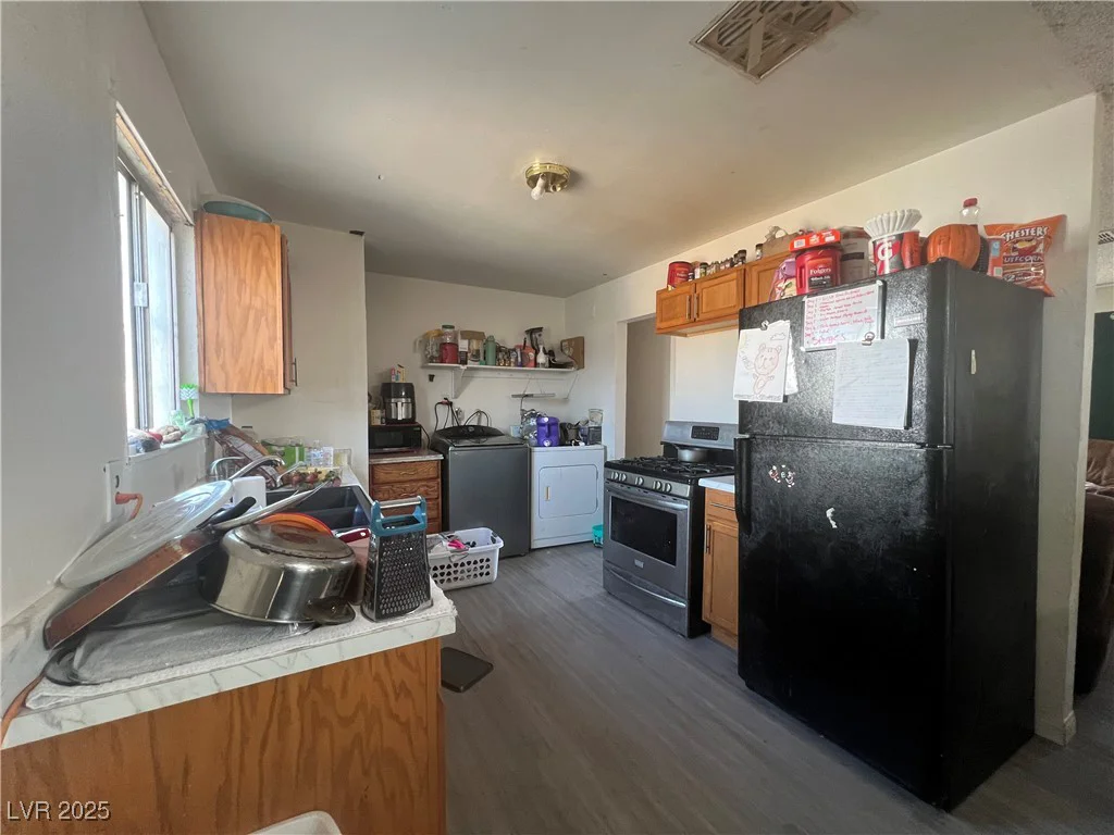 1900 Carey, North Las Vegas, NV 89032