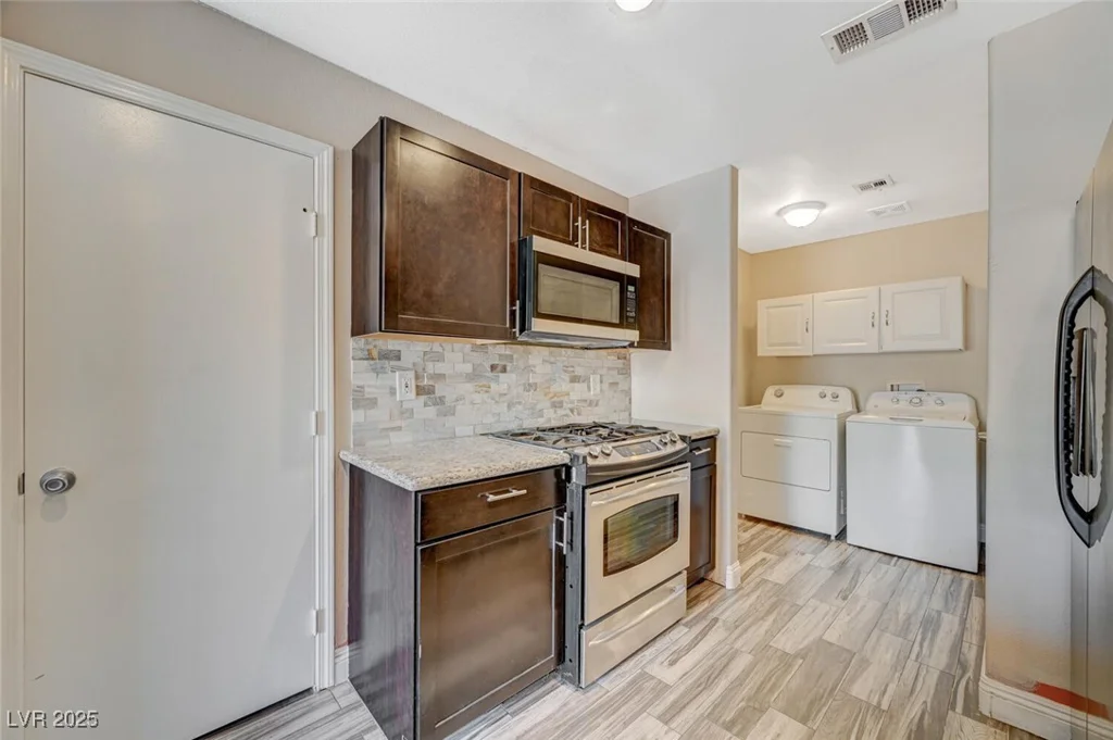 5040 Sublight, Las Vegas, NV 89108