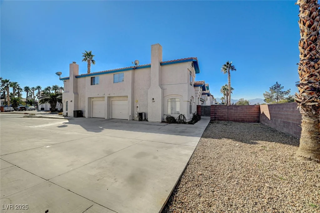 5040 Sublight, Las Vegas, NV 89108
