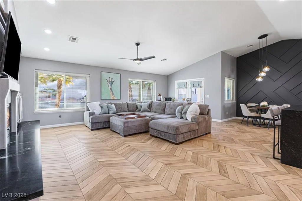 321 Middleton, Henderson, NV 89015
