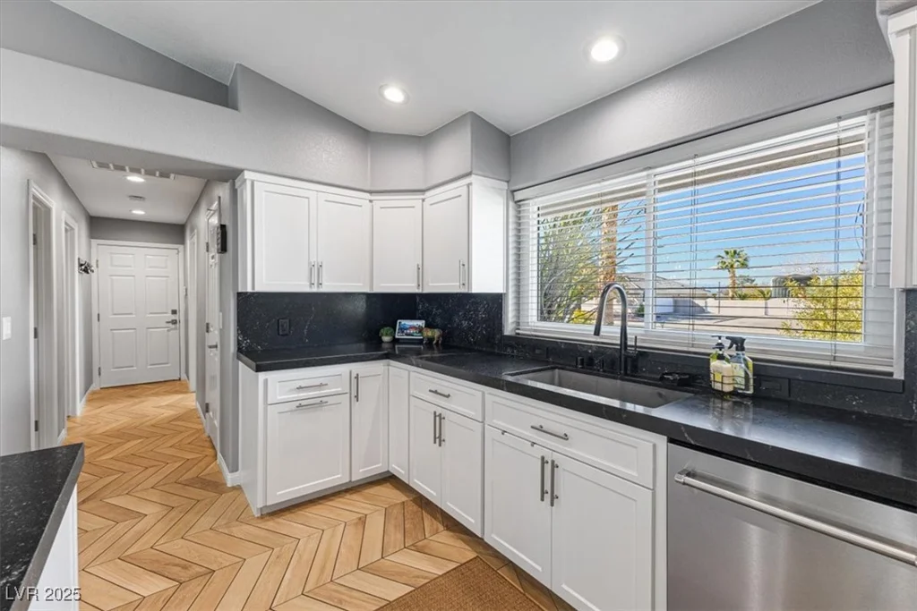 321 Middleton, Henderson, NV 89015