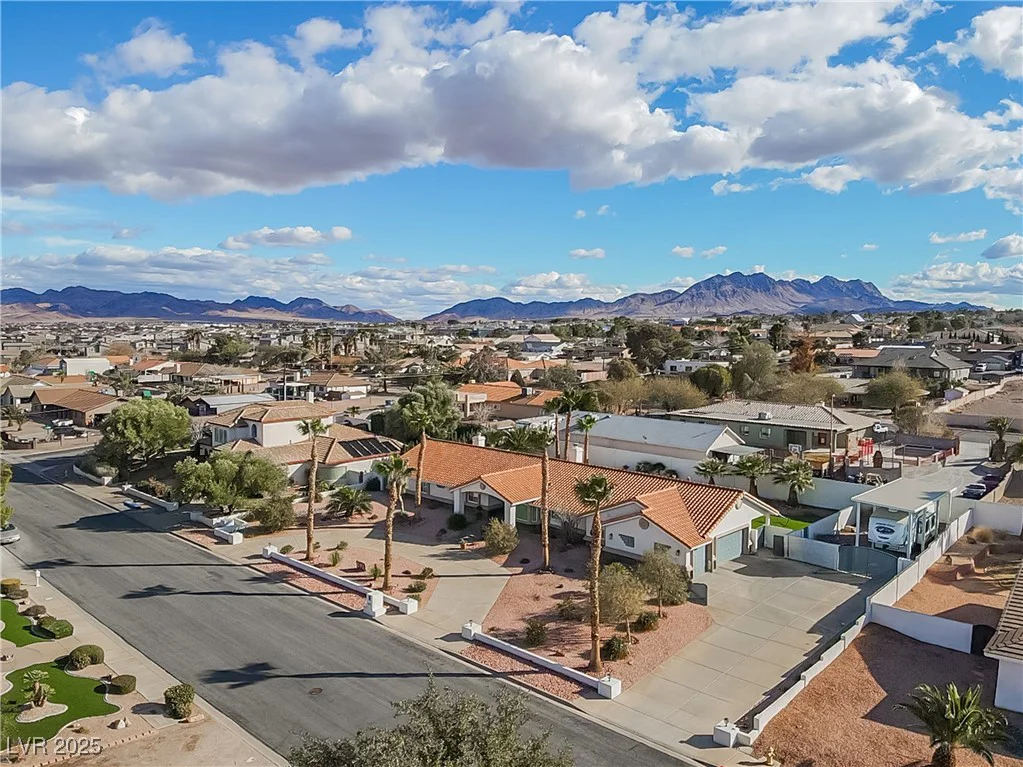 321 Middleton, Henderson, NV 89015