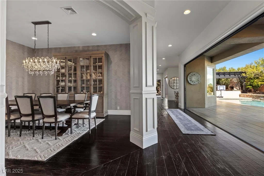 10000 Cresent Mesa, Las Vegas, NV 89145