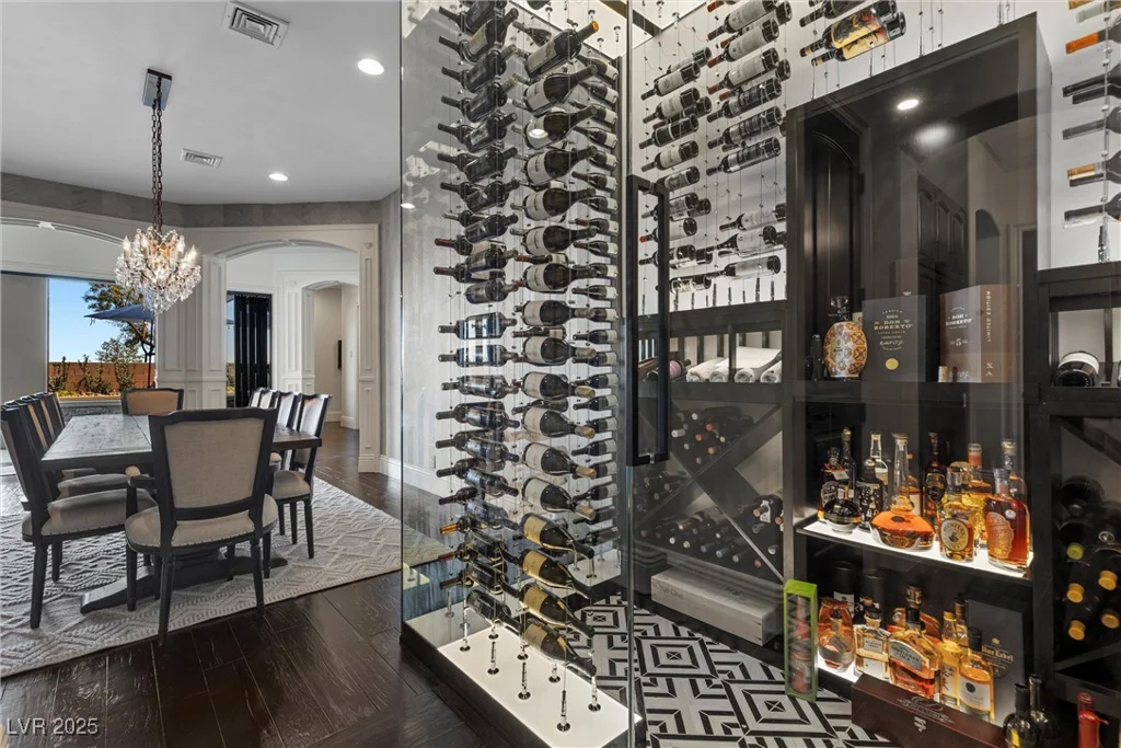 10000 Cresent Mesa, Las Vegas, NV 89145