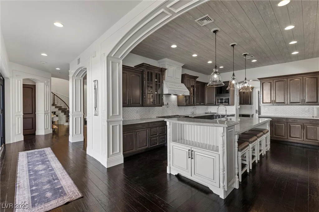 10000 Cresent Mesa, Las Vegas, NV 89145