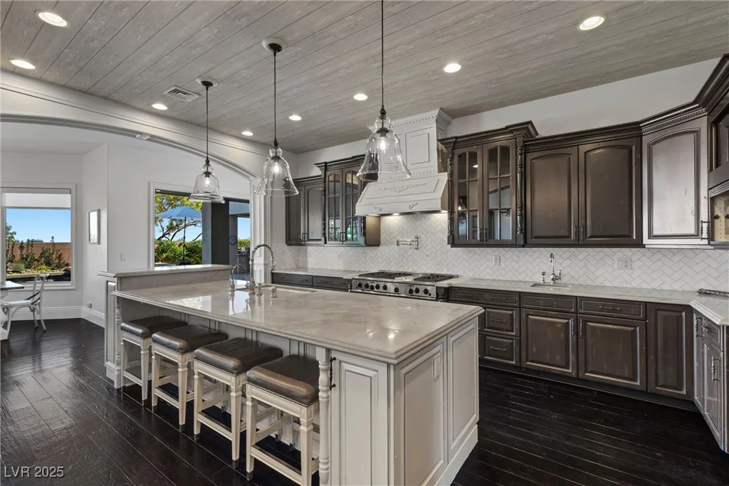 10000 Cresent Mesa, Las Vegas, NV 89145