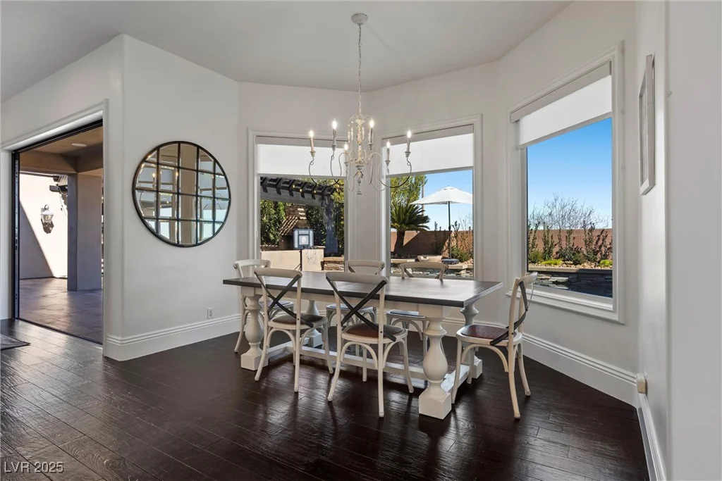 10000 Cresent Mesa, Las Vegas, NV 89145