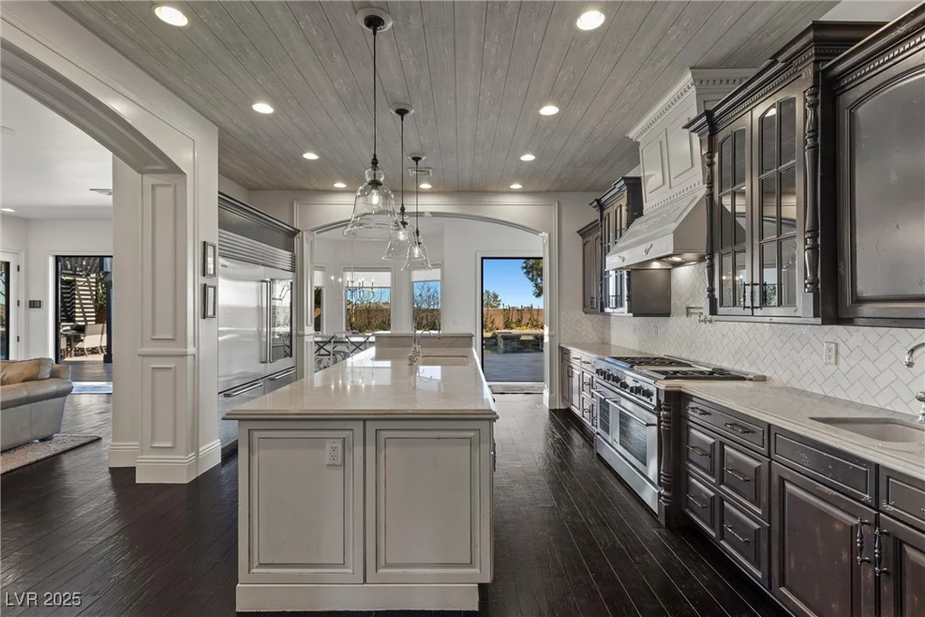 10000 Cresent Mesa, Las Vegas, NV 89145