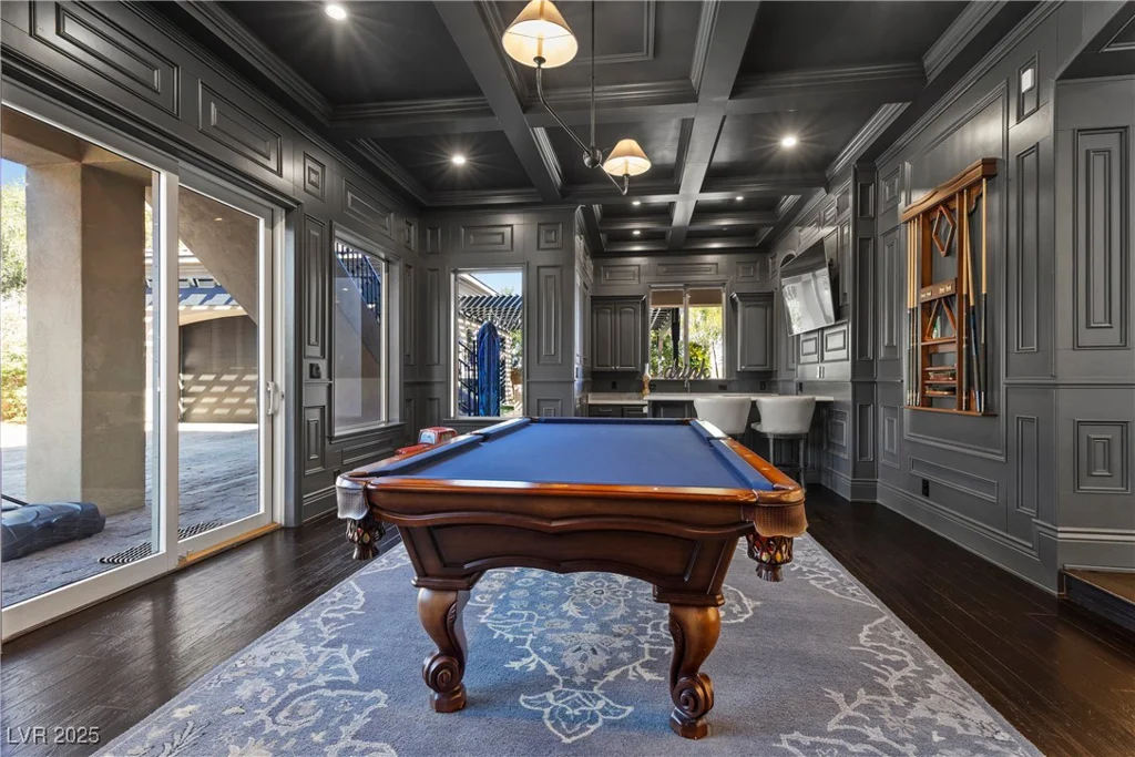 10000 Cresent Mesa, Las Vegas, NV 89145