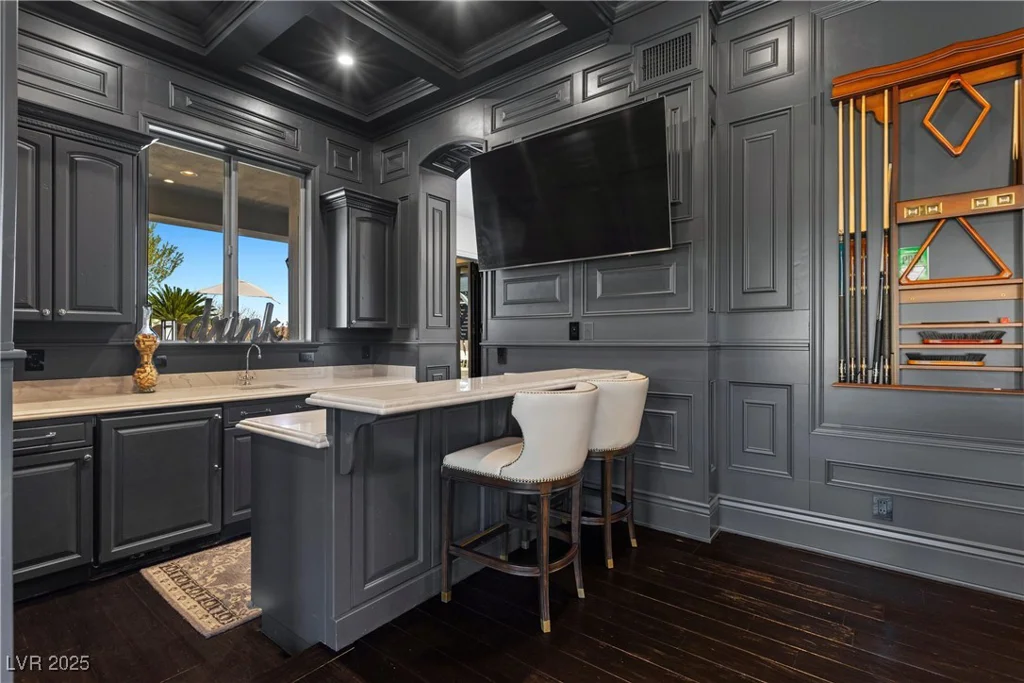 10000 Cresent Mesa, Las Vegas, NV 89145