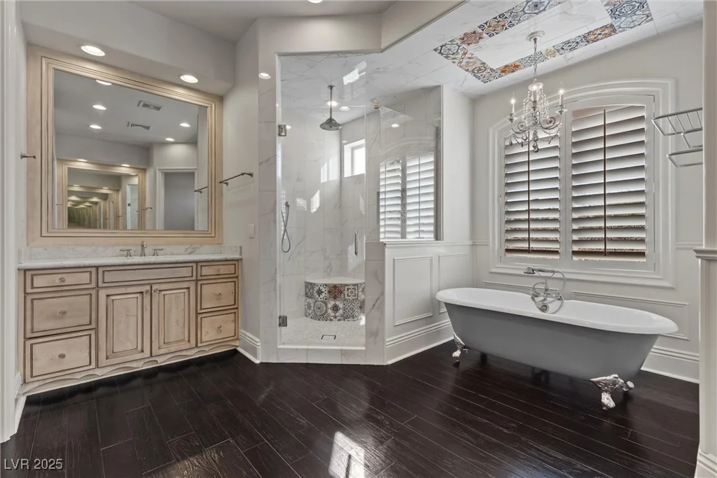 10000 Cresent Mesa, Las Vegas, NV 89145