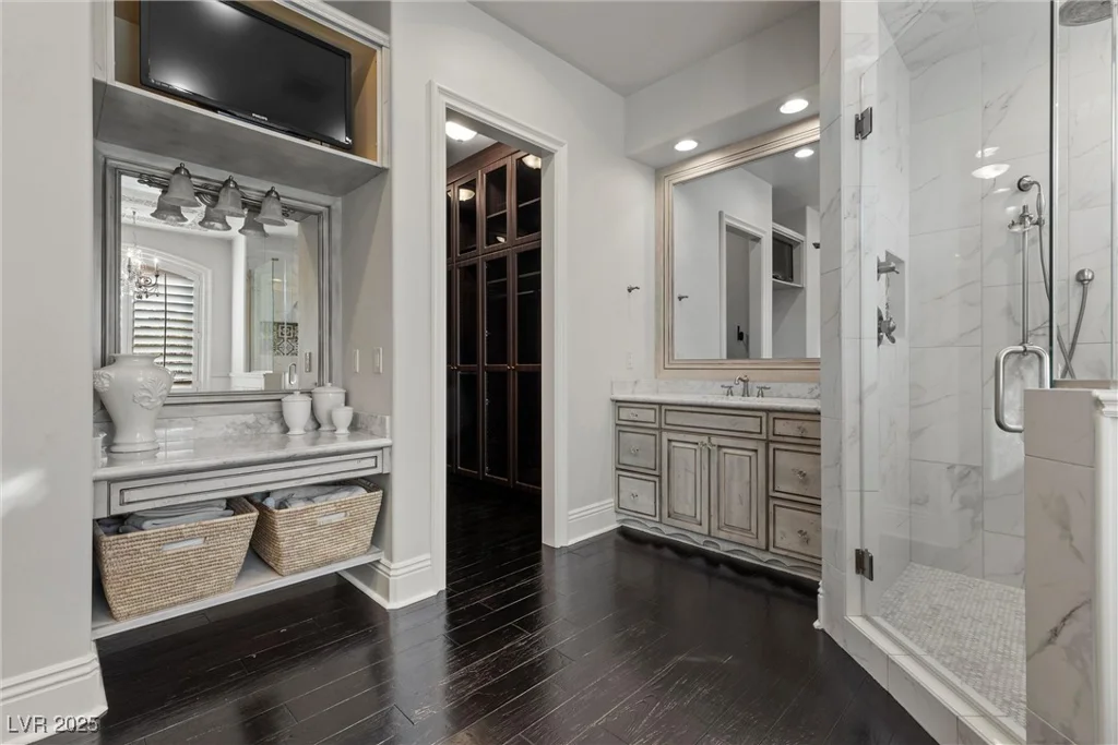 10000 Cresent Mesa, Las Vegas, NV 89145