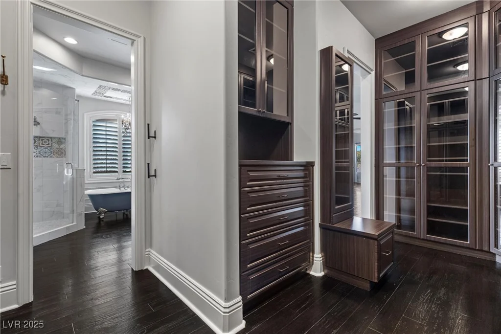 10000 Cresent Mesa, Las Vegas, NV 89145