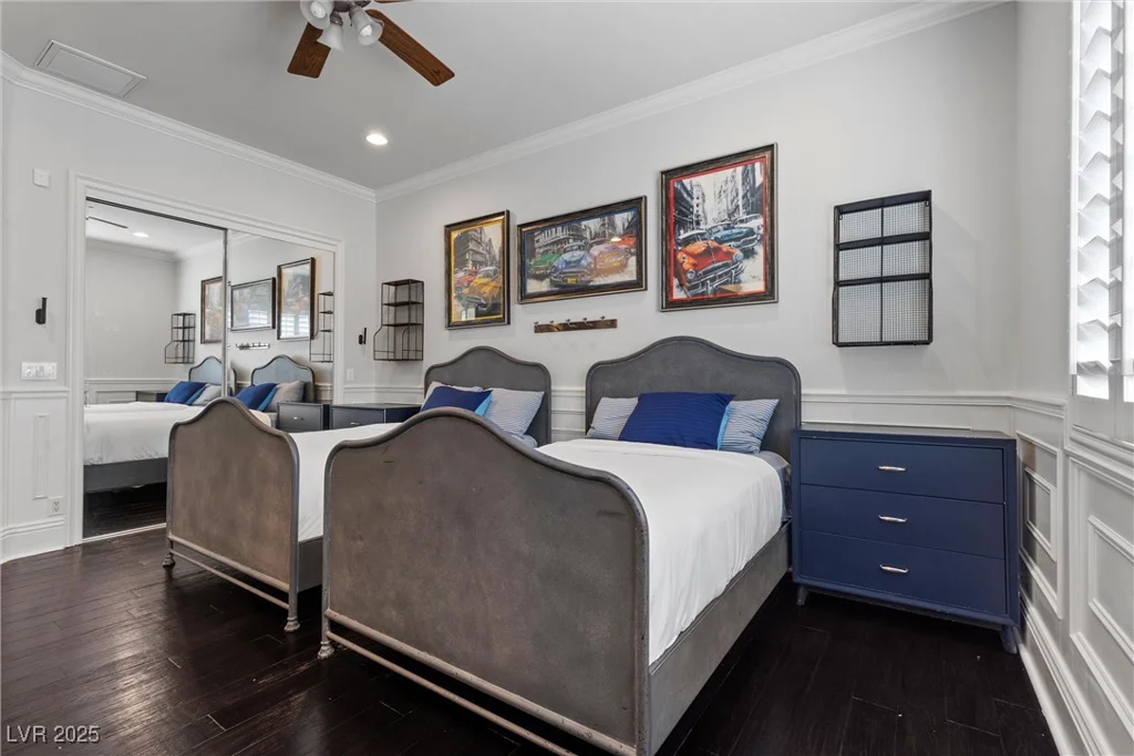10000 Cresent Mesa, Las Vegas, NV 89145