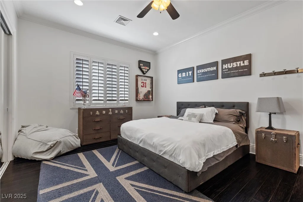 10000 Cresent Mesa, Las Vegas, NV 89145