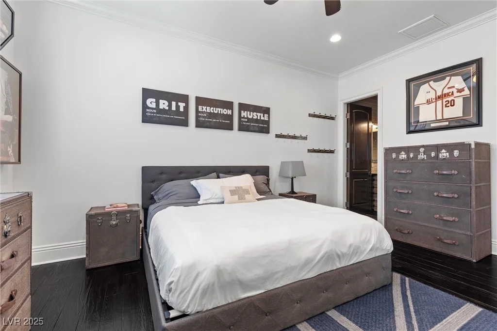 10000 Cresent Mesa, Las Vegas, NV 89145