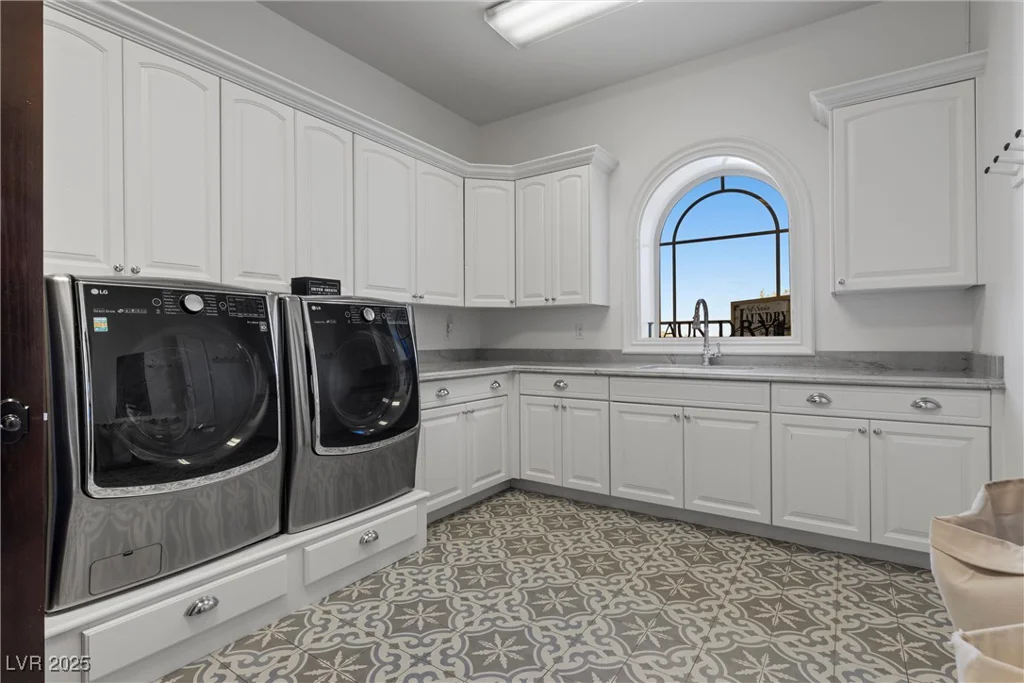 10000 Cresent Mesa, Las Vegas, NV 89145