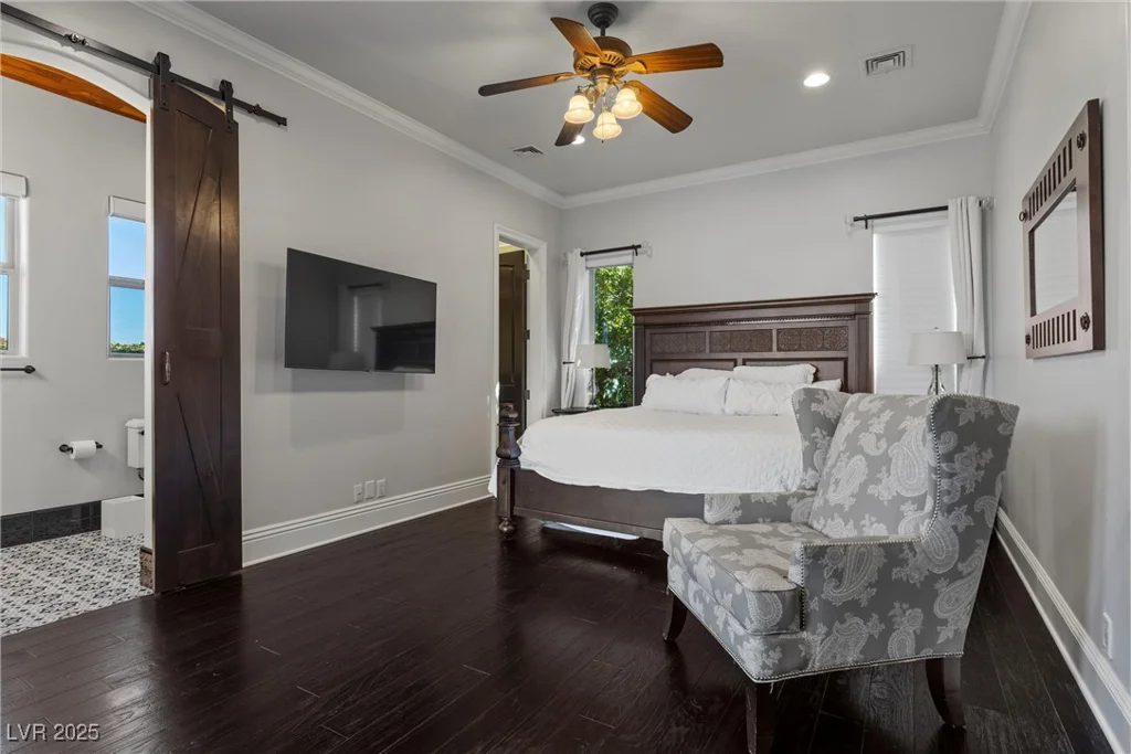 10000 Cresent Mesa, Las Vegas, NV 89145