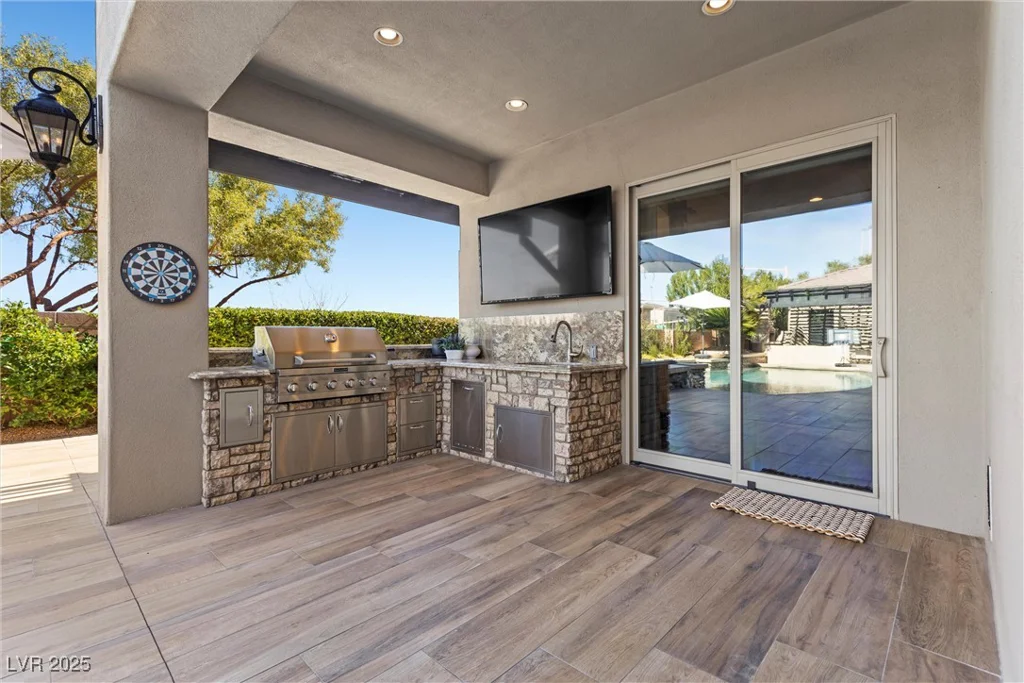 10000 Cresent Mesa, Las Vegas, NV 89145