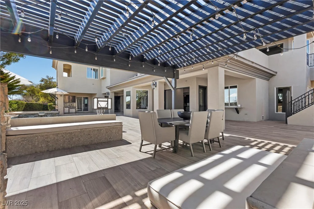 10000 Cresent Mesa, Las Vegas, NV 89145