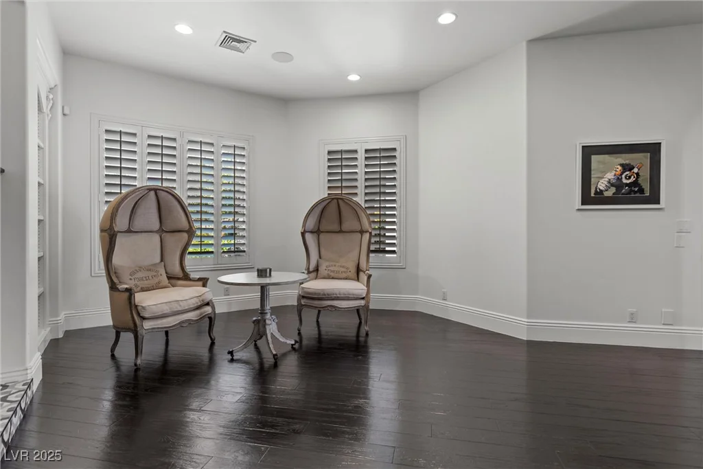10000 Cresent Mesa, Las Vegas, NV 89145