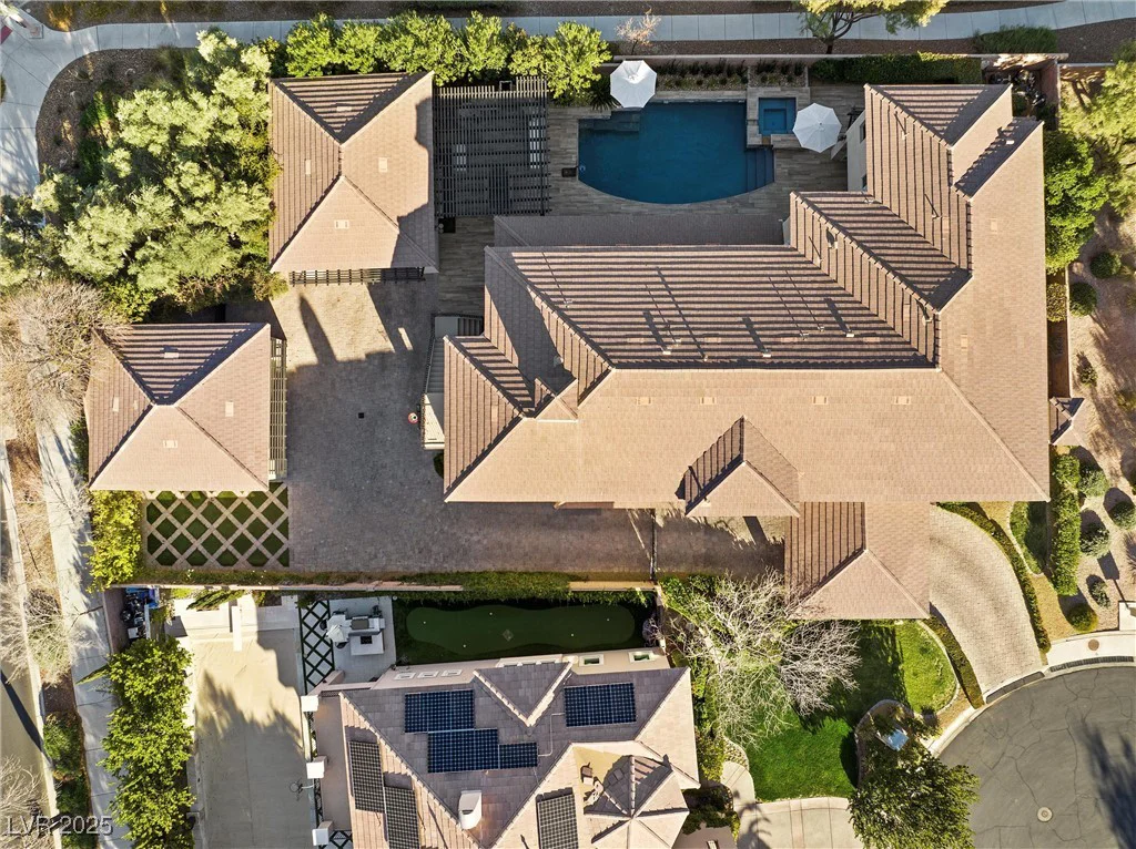 10000 Cresent Mesa, Las Vegas, NV 89145