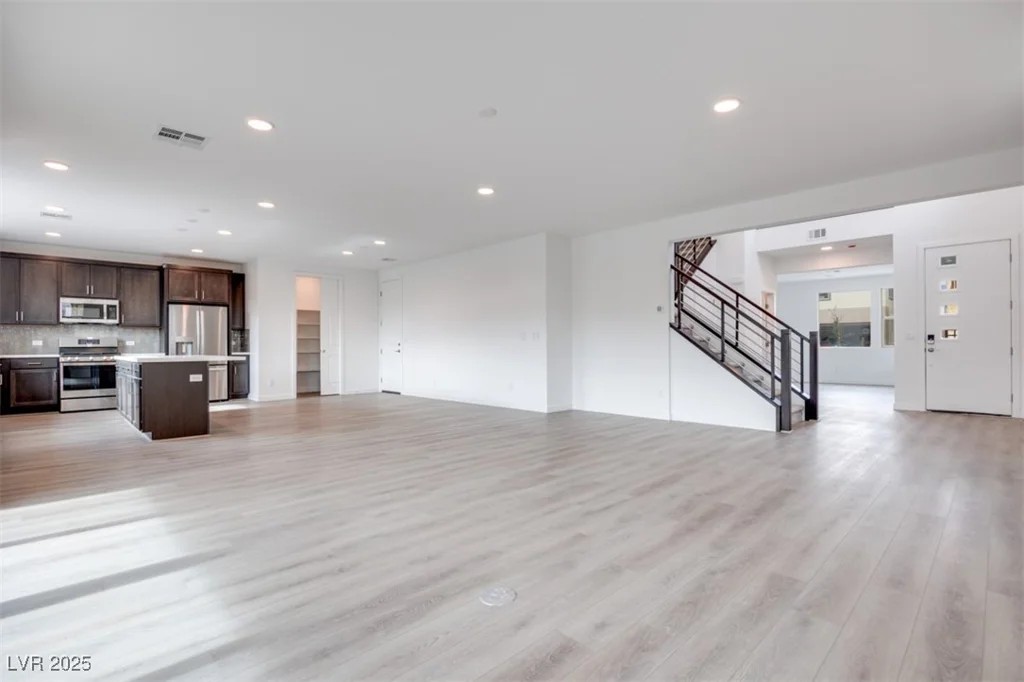1225 Crimson Sunbird, North Las Vegas, NV 89084