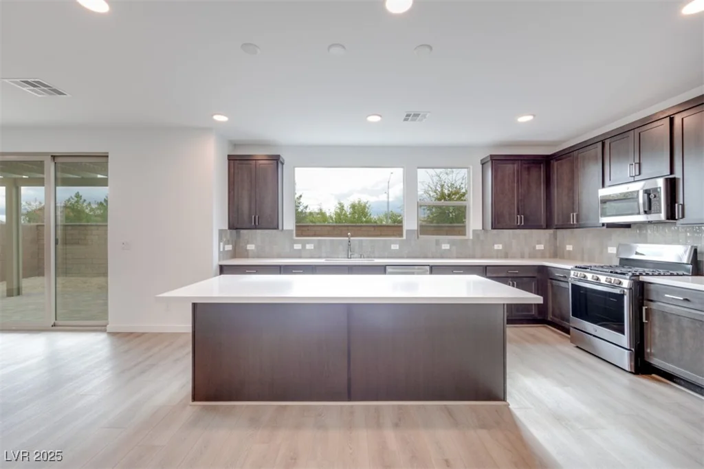 1225 Crimson Sunbird, North Las Vegas, NV 89084