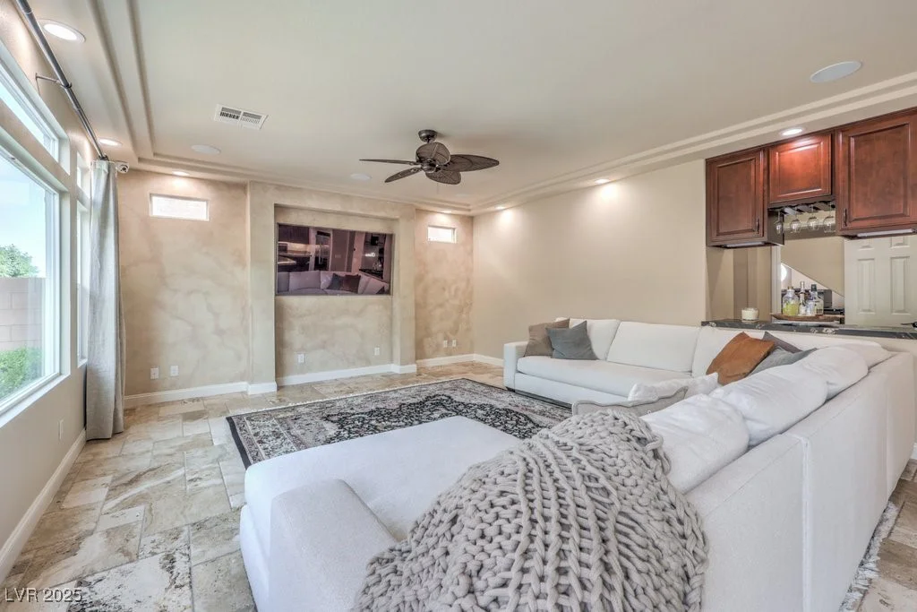 6780 Cougar, Las Vegas, NV 89139