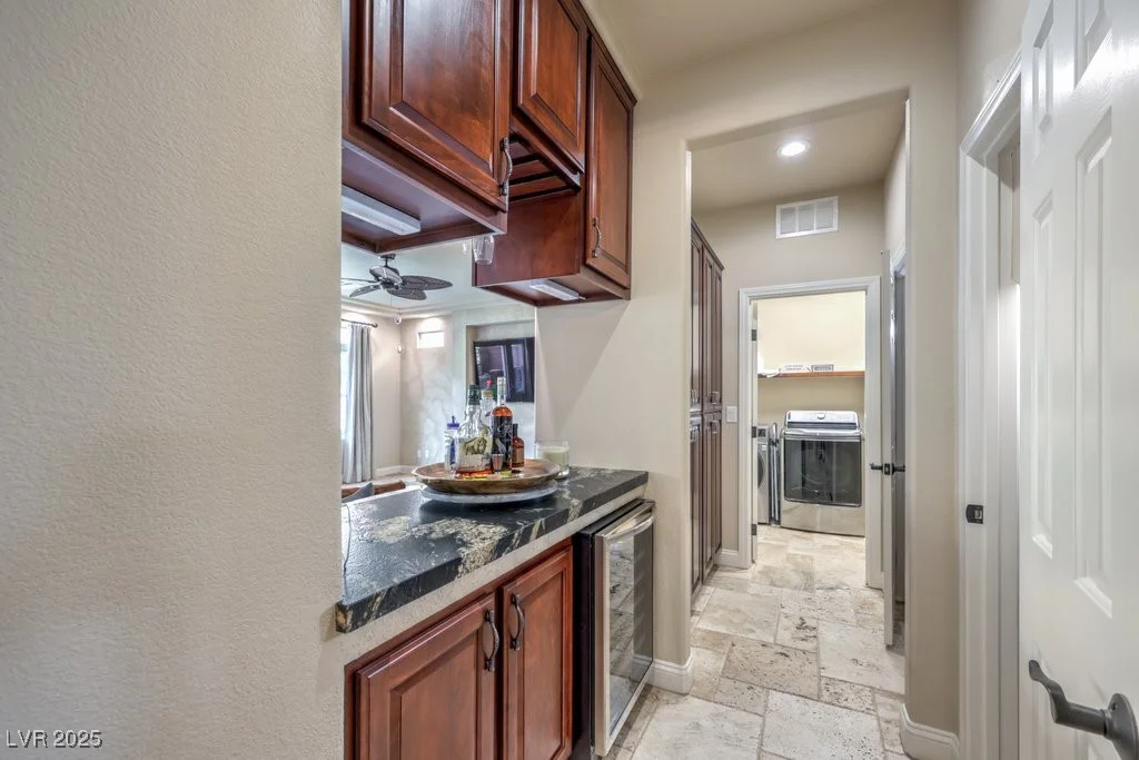 6780 Cougar, Las Vegas, NV 89139