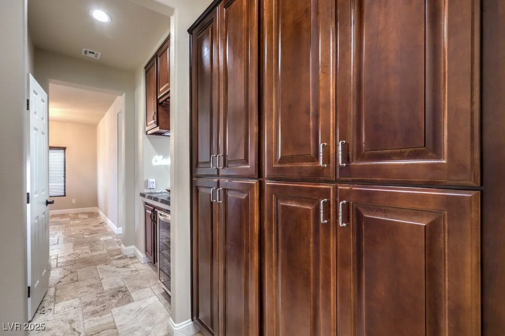 6780 Cougar, Las Vegas, NV 89139