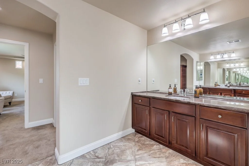 6780 Cougar, Las Vegas, NV 89139