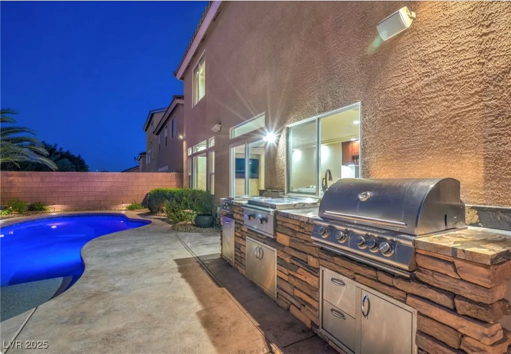 6780 Cougar, Las Vegas, NV 89139