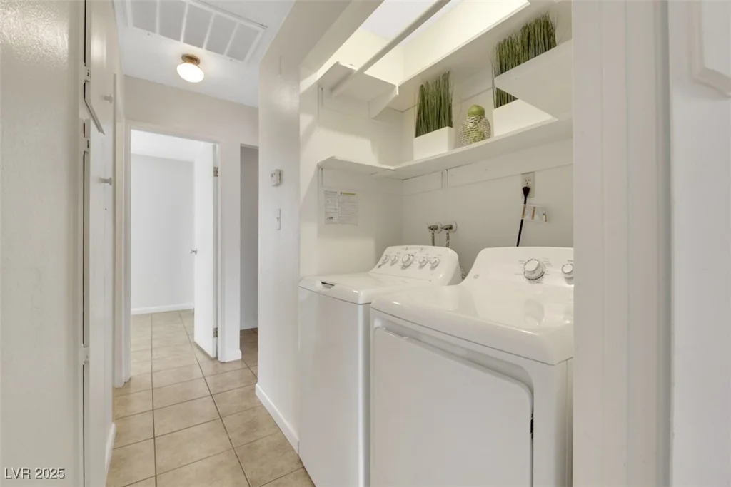 4642 Via San Rafael, Las Vegas, NV 89103
