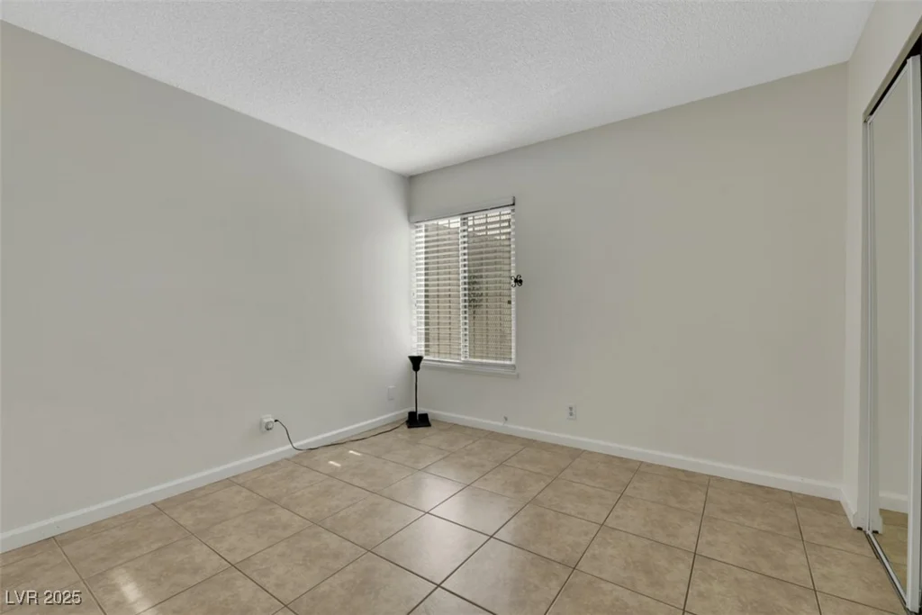 4642 Via San Rafael, Las Vegas, NV 89103