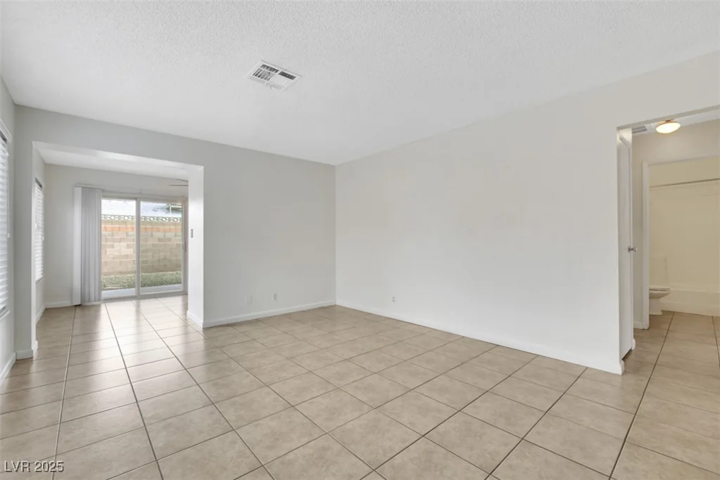 4642 Via San Rafael, Las Vegas, NV 89103