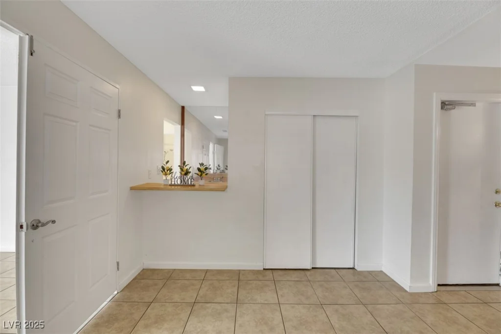 4642 Via San Rafael, Las Vegas, NV 89103