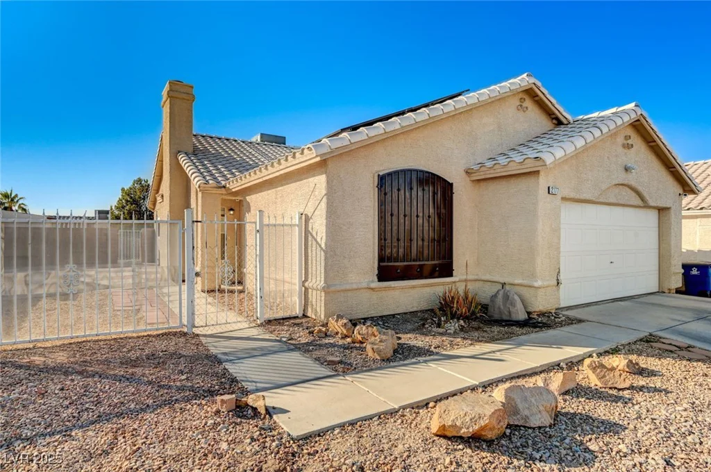 2177 Bridle Wreath, Las Vegas, NV 89156