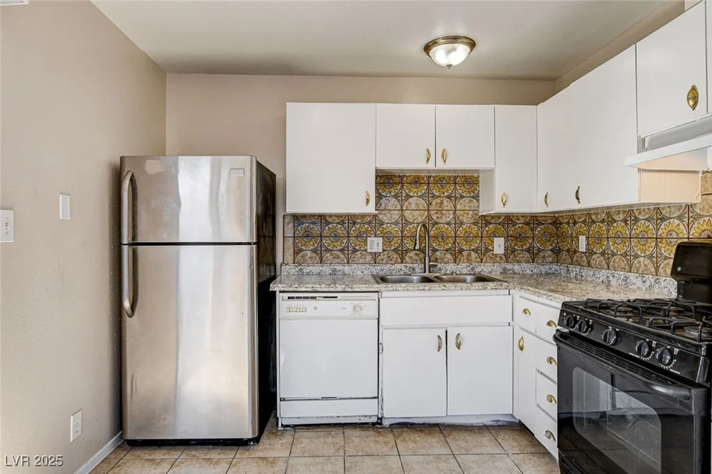 4721 Via Renaldo, Las Vegas, NV 89103