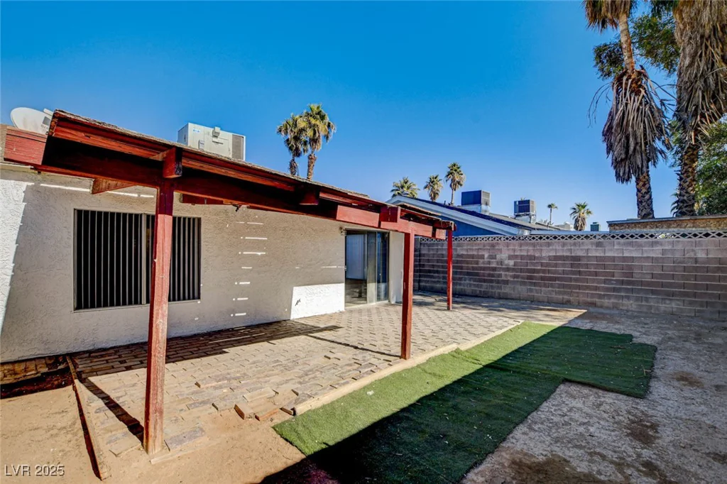 4721 Via Renaldo, Las Vegas, NV 89103