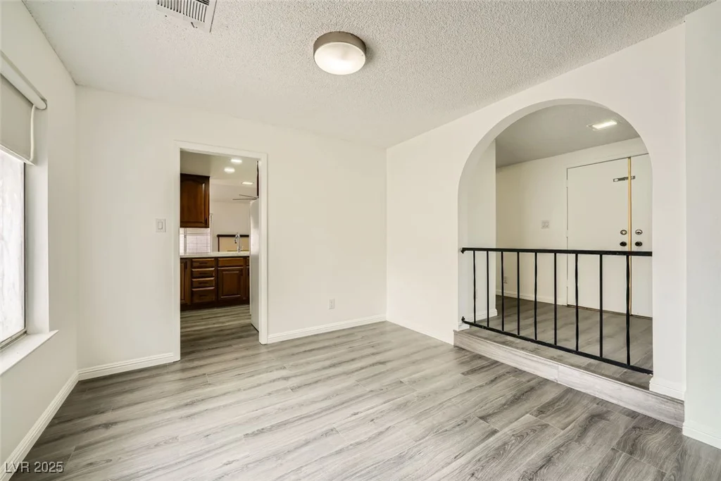 1688 Crest, Las Vegas, NV 89119