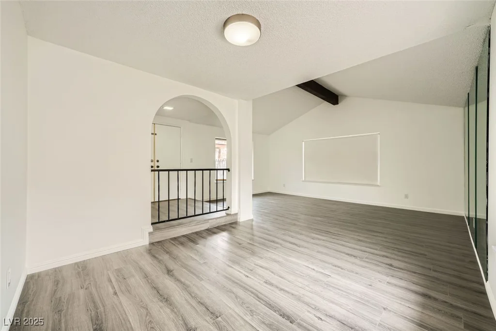1688 Crest, Las Vegas, NV 89119