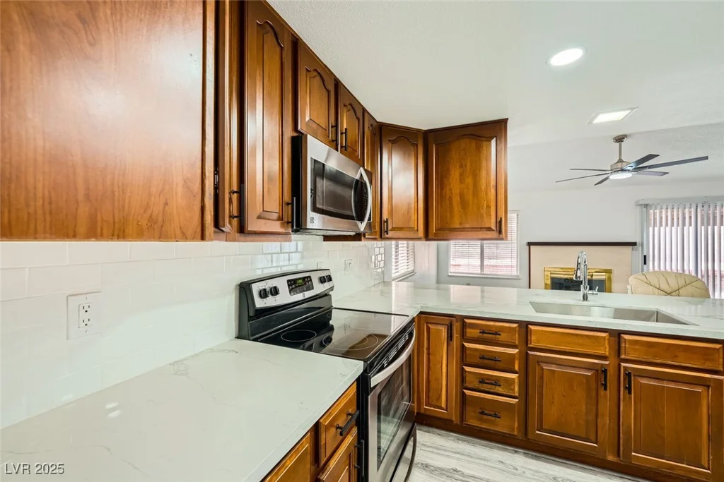 1688 Crest, Las Vegas, NV 89119