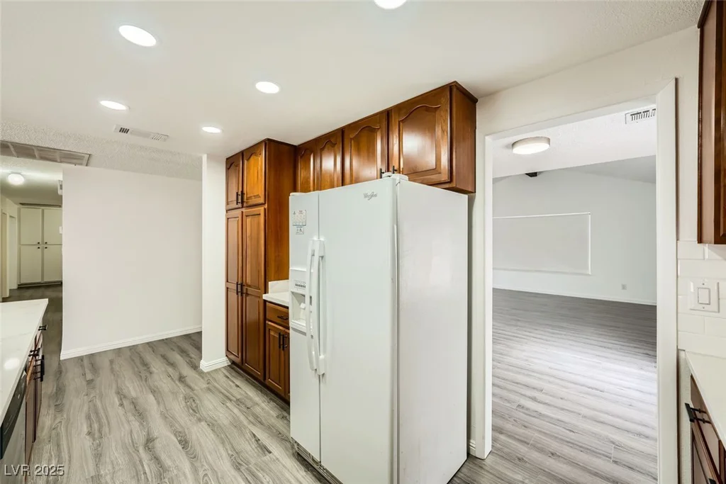 1688 Crest, Las Vegas, NV 89119