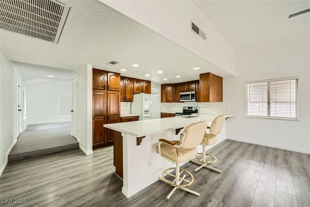 1688 Crest, Las Vegas, NV 89119
