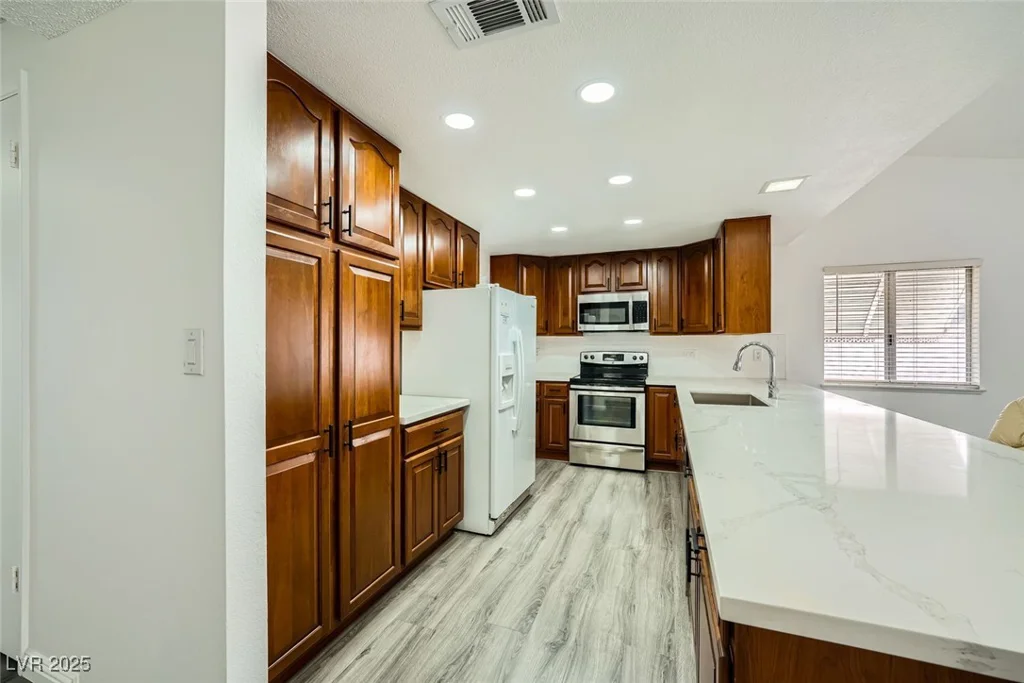 1688 Crest, Las Vegas, NV 89119