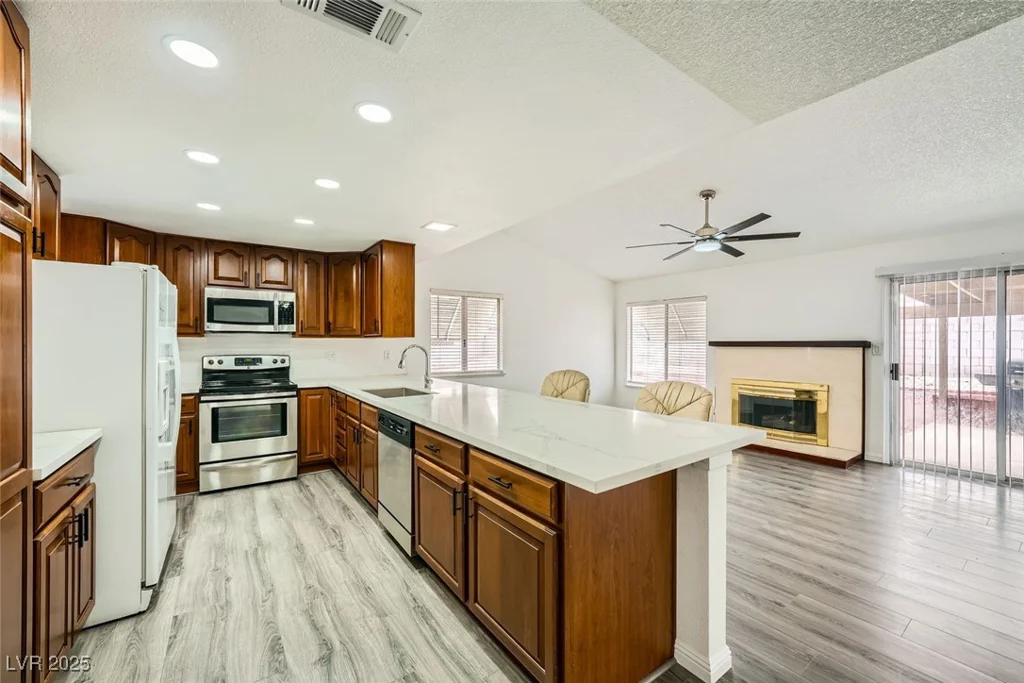 1688 Crest, Las Vegas, NV 89119