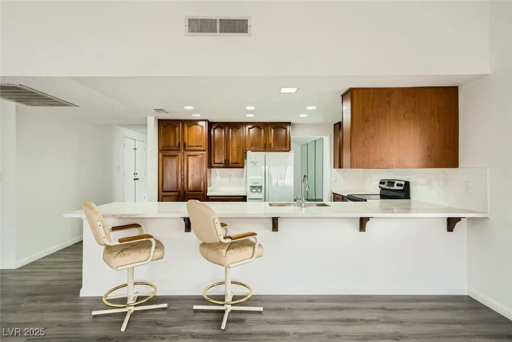 1688 Crest, Las Vegas, NV 89119